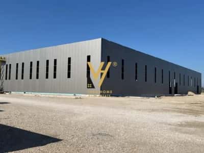 Durres, shitet magazine Kati 0, 2.600 m² (SHENAVLASH)