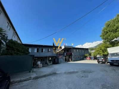 Tirane, shitet magazine Kati 0, 1.300 m² 1.440.000 € (ALLIAS)