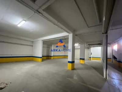 Tirane, jepet me qera ambjent biznesi Kati -1, 230 m² 1.181 €