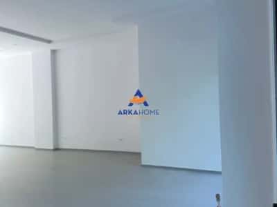 Tirane, jepet me qera ambjent biznesi Kati 0, 90 m² 900 € (LIQENI THATE)