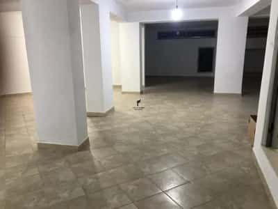 Tirane, jepet me qera dyqan Kati 0, 130 m² 600 € (21 DHJETORI)