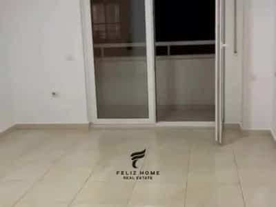 Tirane, jepet me qera zyre Kati 1, 110 m² 1.000 € (PAZARI I RI)