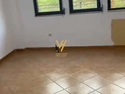 Tirane, jepet me qera zyre Kati 2, 124 m² 820 € (SQUARE 21)