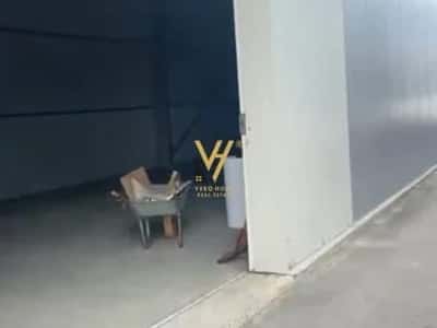 Tirane, jepet me qera magazine Kati 0, 250 m² 875 € (VORE)