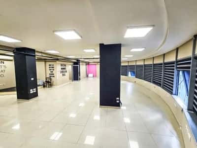 Tirane, jepet me qera ambjent biznesi Kati 5, 300 m² 2.600 € (selvia , rruga e dibres , gjimnazi partizani)