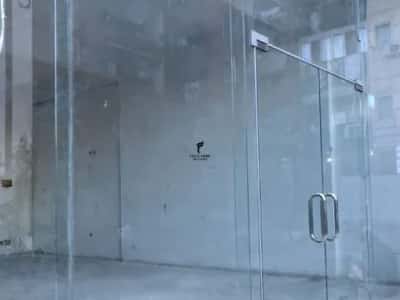 Tirane, shitet dyqan Kati 0, 110 m² 140.000 € (YZBERISHT)