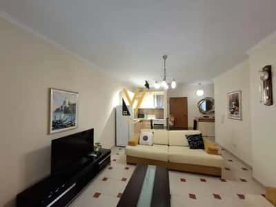 Tirane, jepet me qera apartament 1+1+Ballkon Kati 2, 120 m² 650 € (KOPSHTI ZOOLOGJIK)