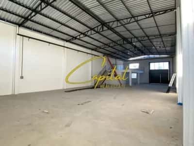 Tirane, jepet me qera magazine Kati 0, 145 m² 2.000 € (YRSHEK)