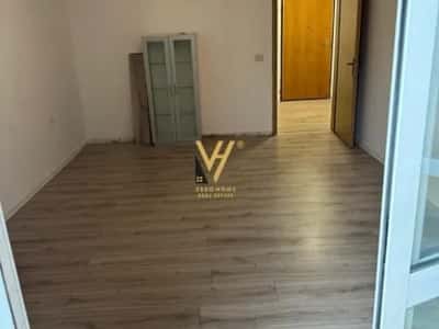 Tirane, jepet me qera zyre Kati 1, 130 m² 820 € (ISH EKSPOZITA)
