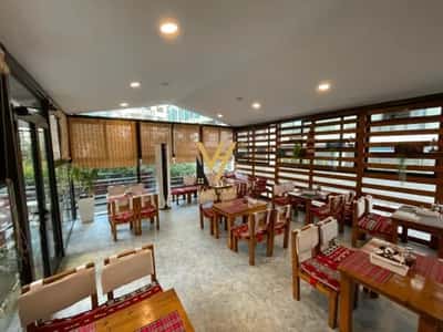 Tirane, jepet me qera ambjent biznesi Kati 0, 90 m² 900 € (ZOGU I ZI)