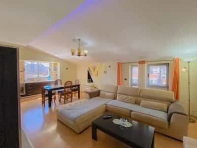 Tirane, jepet me qera apartament 2+1+Ballkon Kati 4, 110 m² 700 € (VASIL SHANTO)