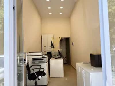 Tirane, jepet me qera dyqan Kati 0, 24 m² 420 € (SELITE)