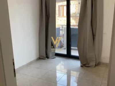 Tirane, jepet me qera zyre Kati 2, 90 m² 820 € (PAZARI I RI)