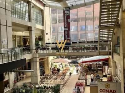 Tirane, jepet me qera zyre Kati 3, 100 m² 800 € (QENDER)