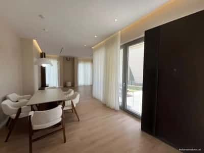 Tirane, jepet me qera Vile Vile 2 Katshe Kati 2, 402 m² 2.800 € (Hiqmet Buzi)