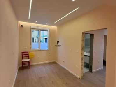 Tirane, jepet me qera Vile Vile 2 Katshe , 145 m² 2.100 € (RRUGA E KAVAJES)