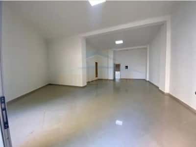 Tirane, shitet ambjent biznesi Kati 0, 86 m² 155.000 € (Unaza e Re)
