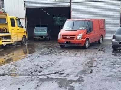 Tirane, jepet me qera magazine Kati 0, 850 m² 1.300 € (VAQARR)