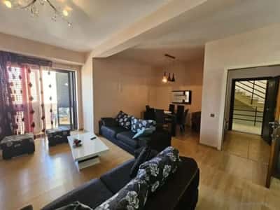 Tirane, jepet me qera apartament 2+1 Kati 7, 110 m² 640 € (rruga Gjon Buzuku)