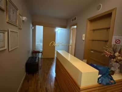 Tirane, jepet me qera ambjent biznesi Kati 1, 108 m² 1.200 € (FERIT XHAJKO)