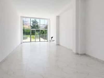 Tirane, jepet me qera dyqan Kati 0, 107 m² 1.100 € (DON BOSKO)