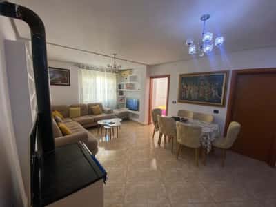 Apartament me qera 2+1 - Misto Mame, prane  kompleksit Cabej