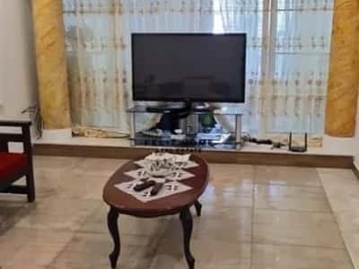 Shqiperi, jepet me qera apartament 3+1 Kati 1, 140 m² 700 € (QYTET STUDENTI)