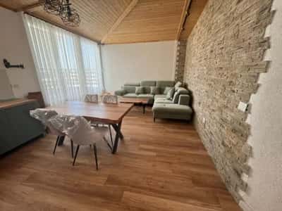 Tirane, jepet me qera apartament duplex 2+1 Kati 7, 120 m² 600 € (SHKOZE)