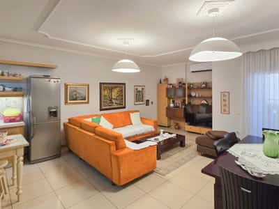 Apartament 2+1+2 per shitje, Komuna e Parisit !