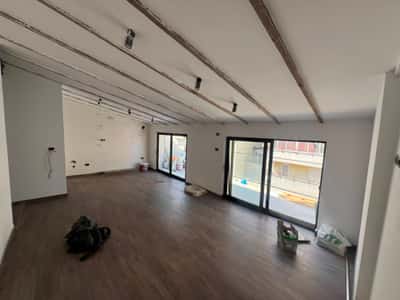 Apartament 1+1 për shitje tek Shallvaret!