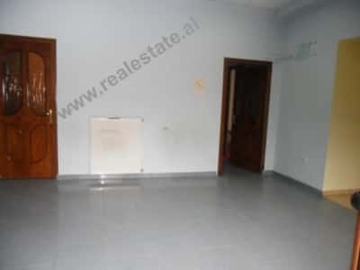 Space store for rent in Zogu I Boulevard in Tirana, Albania(TRR-313-12)