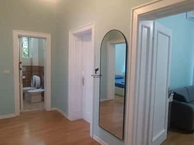 Tirane, jepet me qera apartament 2+1 Kati 1, 100 m² 700 € (RRUGA E BARRIKADAVE)