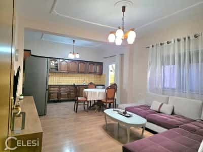 Tirane, jepet me qera apartament 3+1+Ballkon Kati 2, 169 m² 850 € (Fusha e aviacionit)