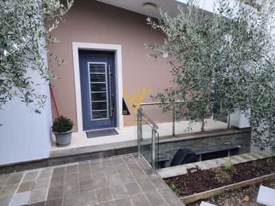 JEPET VILE 3+1+BLK ME QERA TE LONG HILL REZ 2.000 EURO