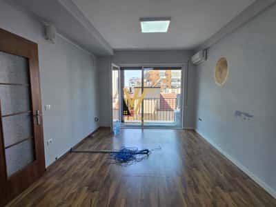 JEPET ZYRE 145 M2 ME QERA TE RR.FROSINA PLAKU 170.000 LEKE