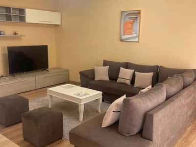 Jepet apartament 2+1 me qira ne Fresk , prane Njesise Bashkiake nr 4 .