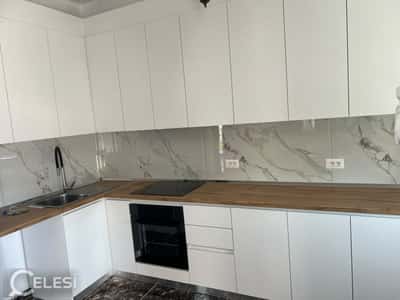 Jepet apartament 2+1 me qira tek Rruga Mihal Grameno , Rruga Ali Demi , ish Tregu Elektrik .
