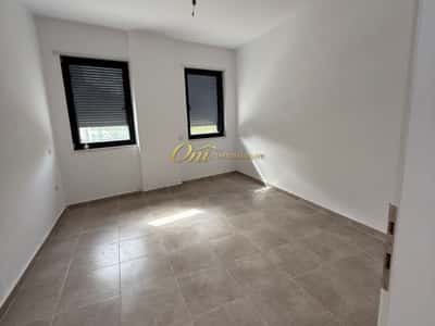 LIQENI I THATE, AMBIENT ZYRE 160M2 ME QERA