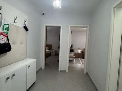 Jepet apartament 1+1 me qira tek Ish Parku , prane Globe , Kompleksi Delijorgji , Rruga e Kavajes.
