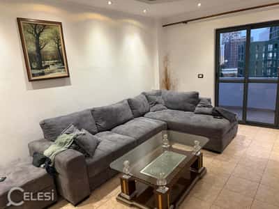 Jepet me qera apartament 2+1+kuzhine me vete te Bulevardi i Ri , ish Stacioni i Trenit .