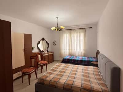Jepet apartament 2+1+2 me qira tek Pazar i Ri , Qender , Sheshi Skenderbej .