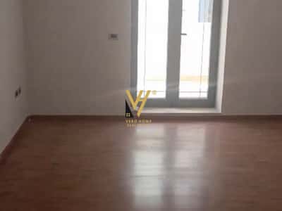 JEPET ZYRE 110 M2 ME QERA NE BLLOK 90.000 LEKE