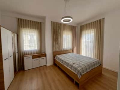 Tirane, jepet me qera Vile 3 Katshe Kati 0, 550 m² 2.500 € (Mjull Bathore)