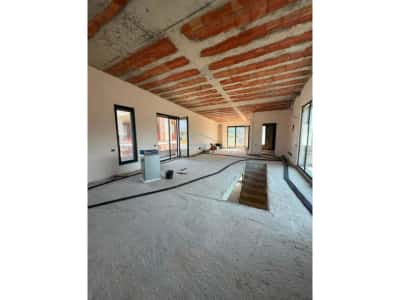Tirane, jepet me qera ambjent biznesi , 750 m² 2.500 € (TEG)