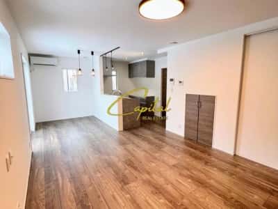 Tirane, jepet me qera dyqan Kati 0, 52 m² 800 € (PAZARI I RI)