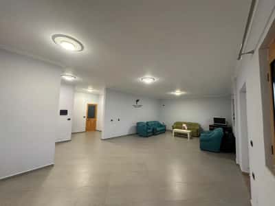 Tirane, jepet me qera Vile Vile 3 Katshe , 1.000 m² 2.500 € (TEG)