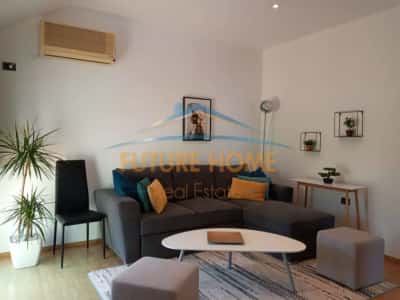 Tirane, jepet me qera apartament 1+1 Kati 4, 105 m² 700 € (RRUGA E BARRIKADAVE)