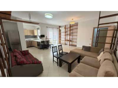 Tirane, jepet me qera apartament 3+1 Kati 2, 130 m² 600 €