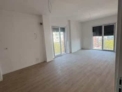 Apartament 3+1+2 Ne Shitje Kamez