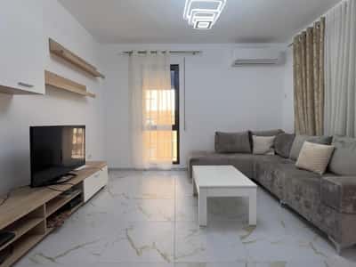 JAPIM ME QIRA APARTAMENT + POST PARKIMI TEK TREGU ELEKTRIK!!